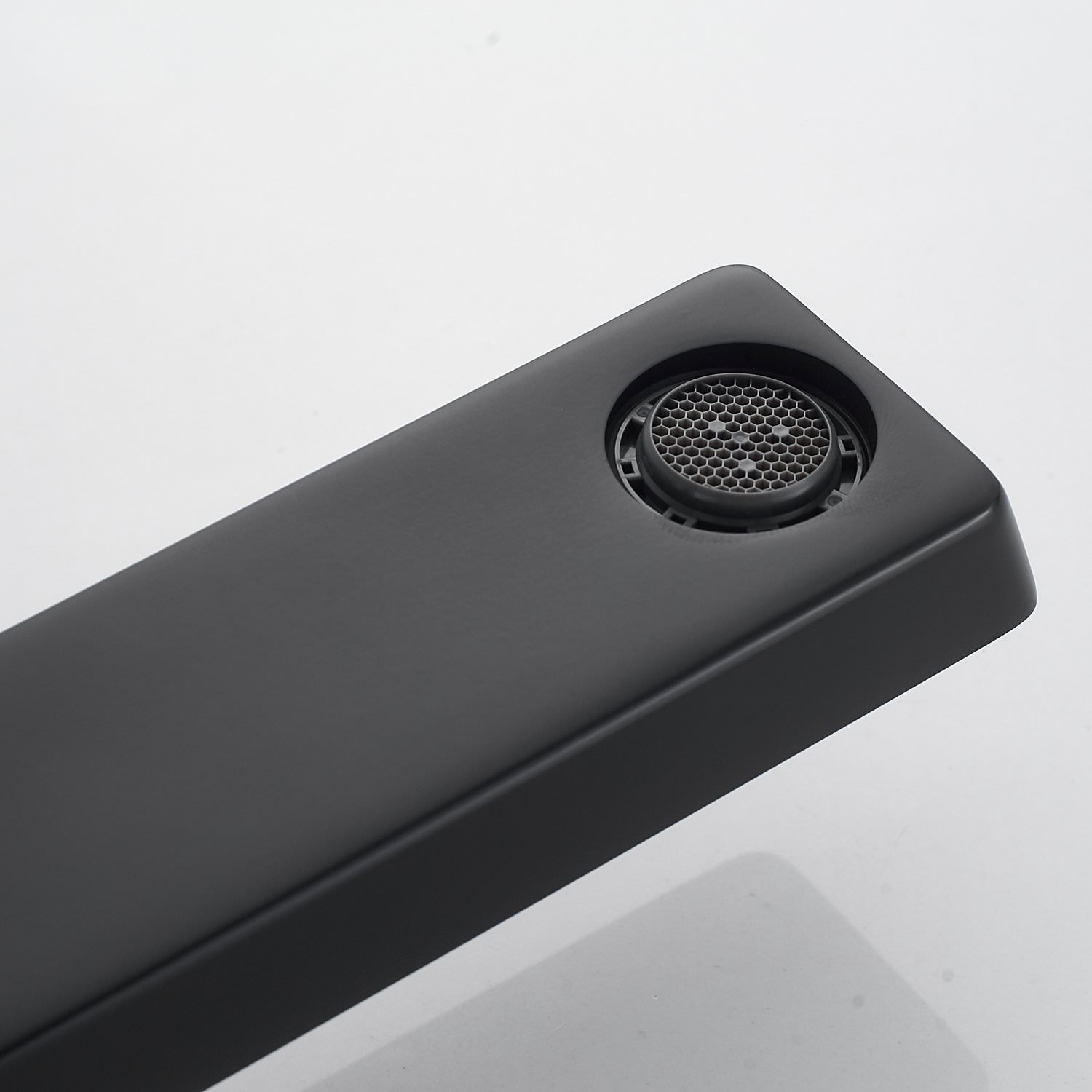 Смеситель для раковины Rose R18H R1811H-1 черный в 100Kran: Широкий выбор и доступные цены.