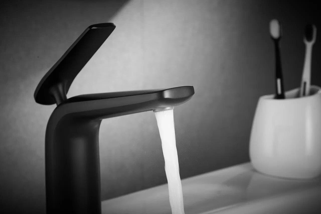 Смеситель для раковины Rose R39H R3901H черный в 100Kran: Широкий выбор и доступные цены.