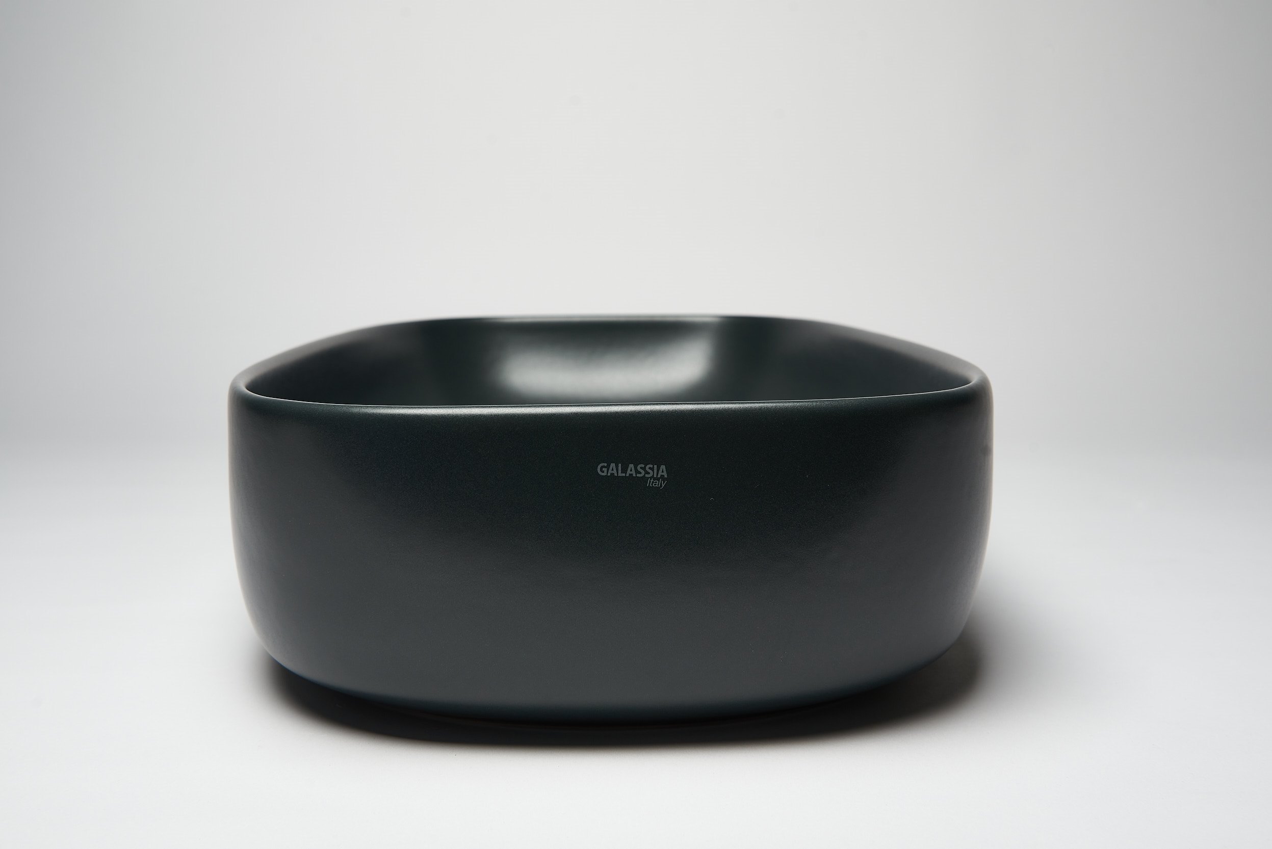 Раковина накладная GALASSIA DREAM 65 7300NEMT черная матовая в 100Kran: Широкий выбор и доступные цены.