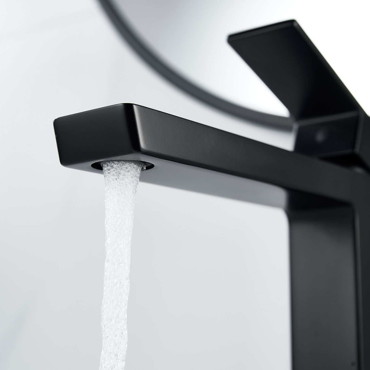 Смеситель для раковины Rose R18H R1811H-1 черный в 100Kran: Широкий выбор и доступные цены.