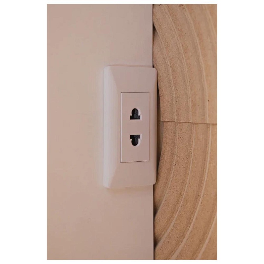 Зеркальный шкаф с подсветкой Silver Mirrors Фиджи 70 х 80 см - 3.2 LED-00002978 правый часы, ТХ, подогрев, сенсорный выключатель создать уют и комфорт, это просто!